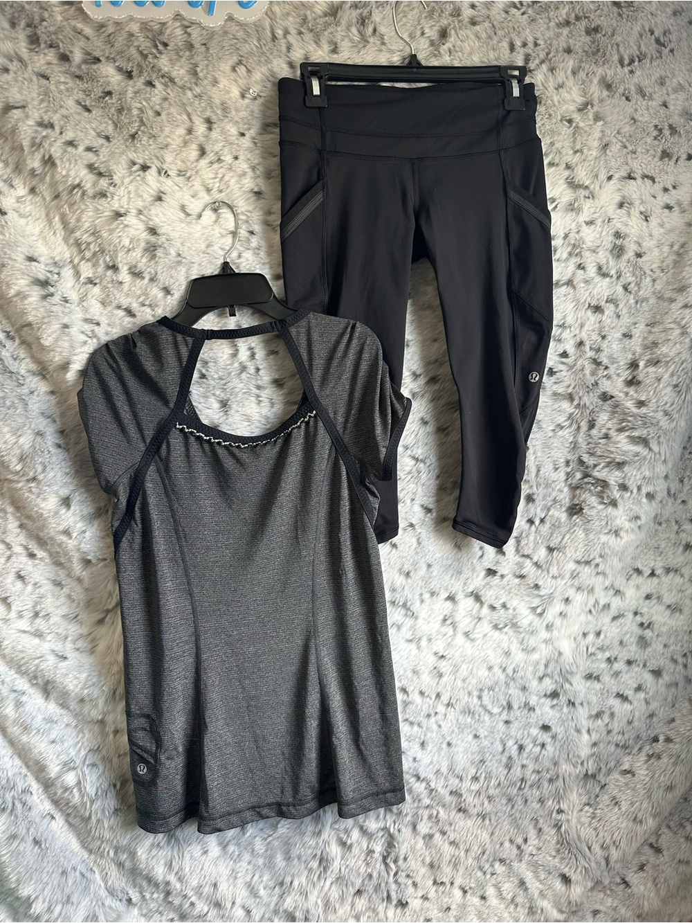 349. Lululemon sz 6 set 2pc capri